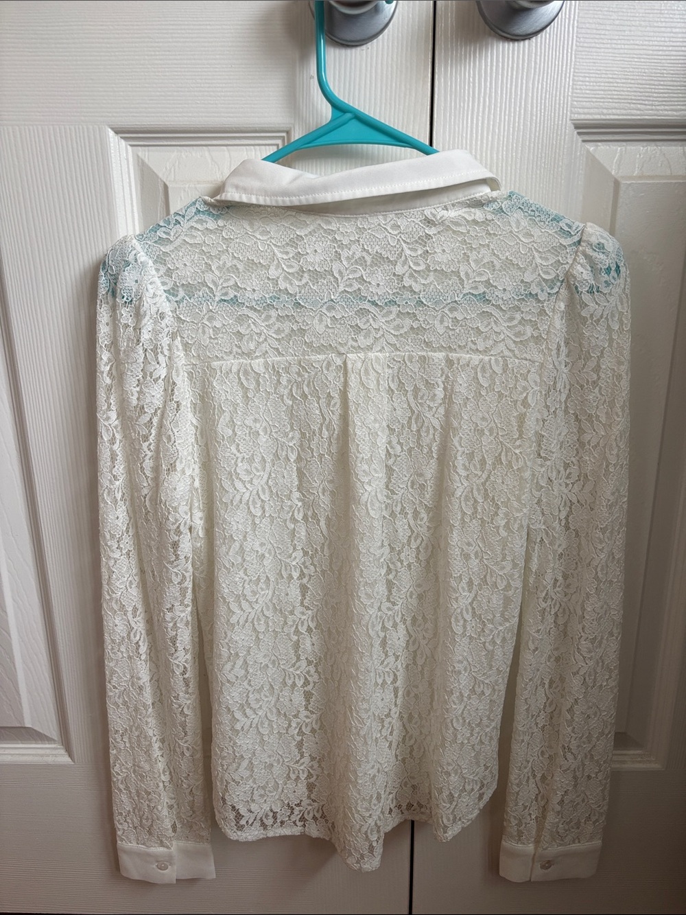 Heartloom Cream Lace Button-Down Shirt with White Collar - Picture 2 of 2